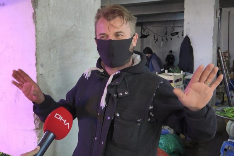 Bursalı pazarcı: M&uuml;şteriler yumurtayı bile elleyip, se&ccedil;mek istiyor
