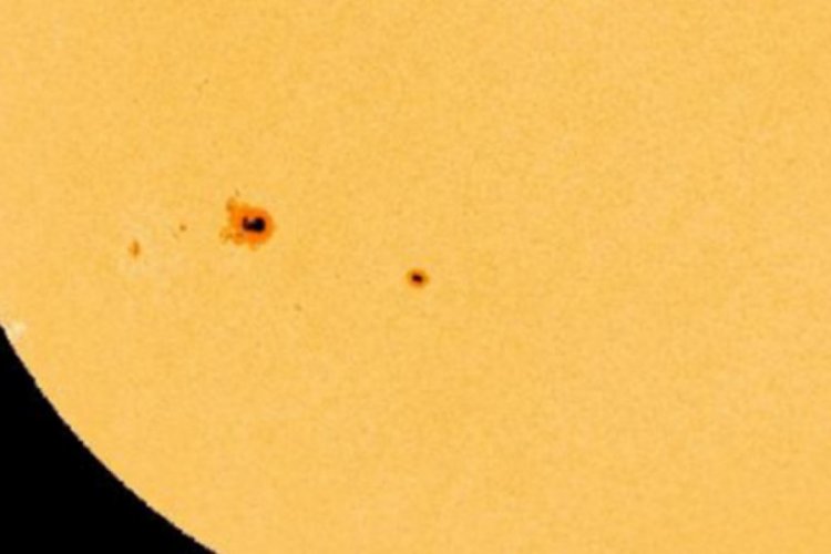 NASA, Güneş yüzeyinde Dünya'dan büyük lekeler görüntülendi!
