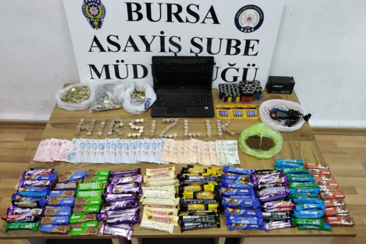 Bursa'da marketten hırsızlık yapan 4 şüpheli gözaltına alındı