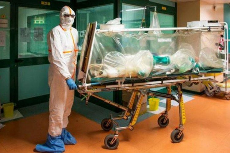 İtalya'da son 24 saatte Covid-19'a bağlı 686 &ouml;l&uuml;m