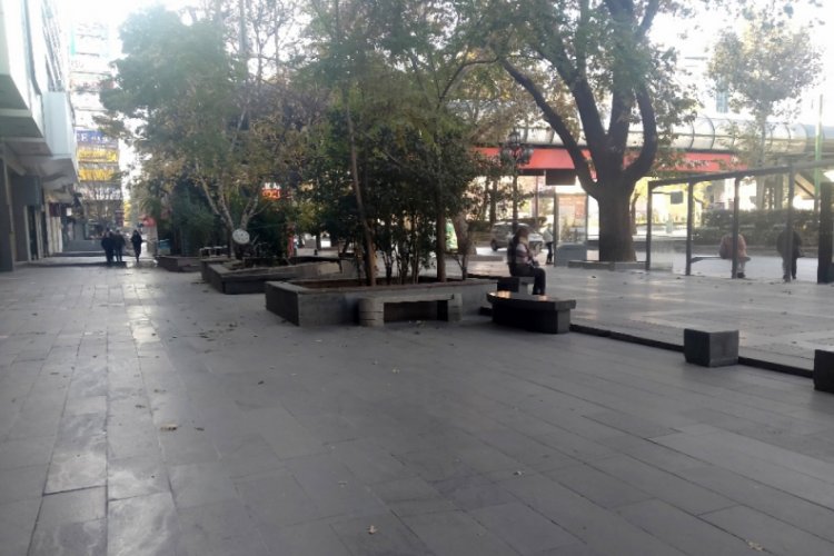 Kısıtlama bitti, vatandaşlar sokağa indi
