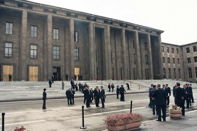 TBMM'ye yıl sonuna kadar ziyaret&ccedil;i yasağı