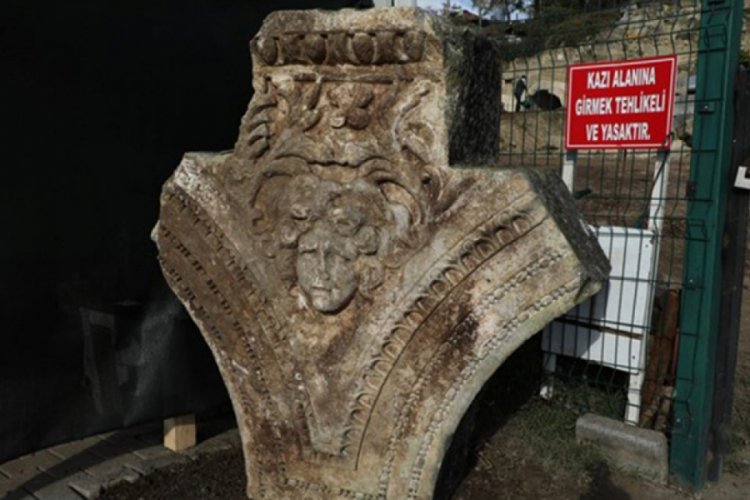 Kazı &ccedil;alışmalarında Medusa heykeli bulundu