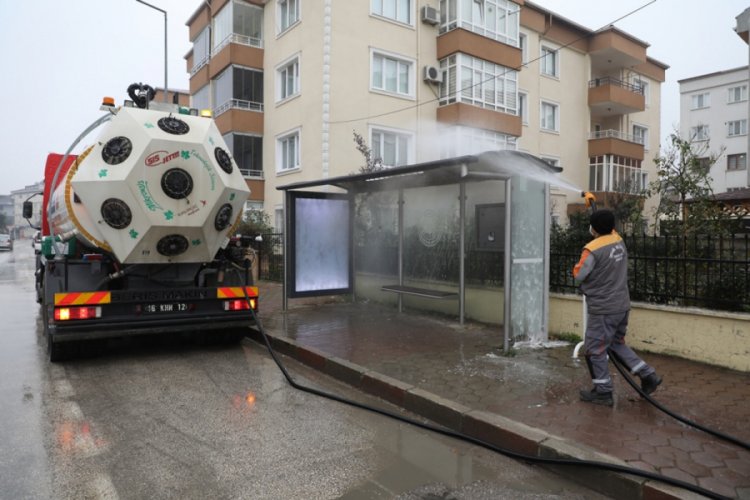 Bursa İnegöl'de otobüs durakları dezenfekte ediliyor