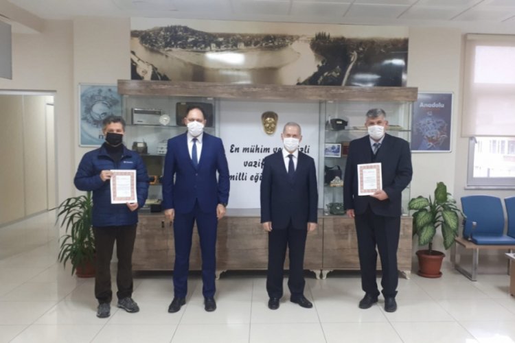Bursa'da pandemi s&uuml;recinde &uuml;retim yapan okullar &ouml;d&uuml;llendirildi