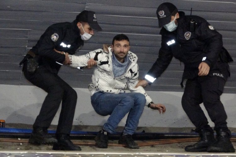 Bursa'da "Polisi seviyorum" dedi, 3 bin 186 TL para cezası yedi