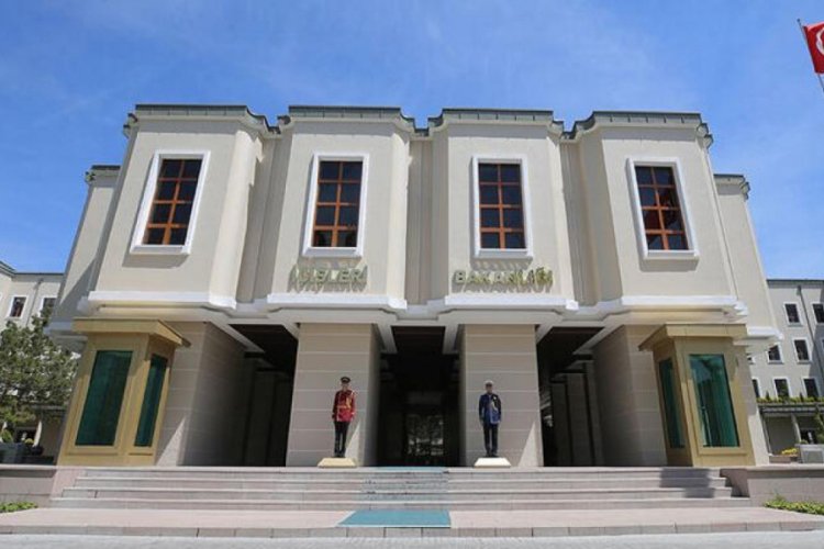 Bakanlık'tan yeni tedbirler ve sokağa &ccedil;ıkma yasağı a&ccedil;ıklaması