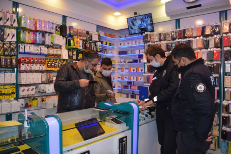 Sinop'ta bulunan ş&uuml;pheli telefon polise teslim edildi