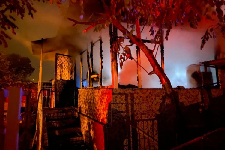 Samsun'da bağ evi yandı