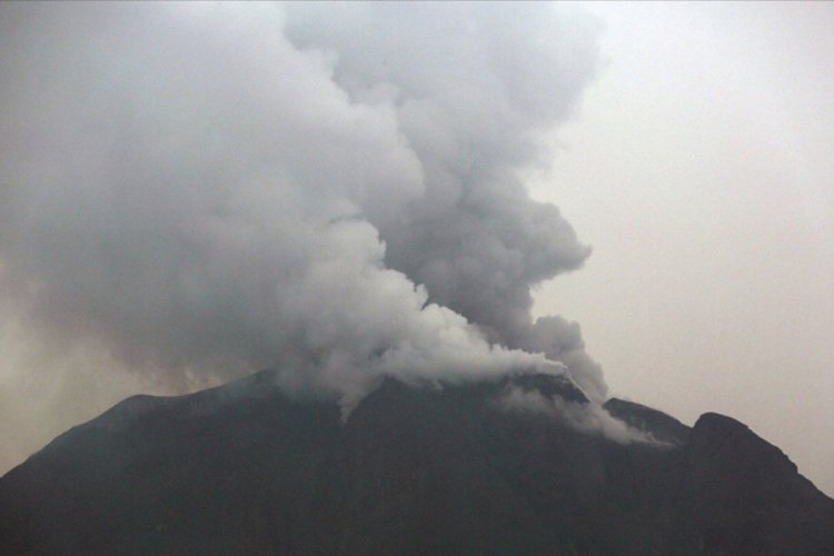 Endonezya'da Ili Lewotolok Yanardağı'nda yeni patlama oldu