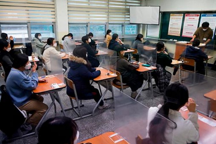 Güney Kore'de yarım milyon öğrenci üniversite sınavına girdi
