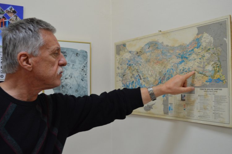 Prof. Dr. Ercan Aksoy: B&uuml;y&uuml;k deprem olma ihtimali her zaman var