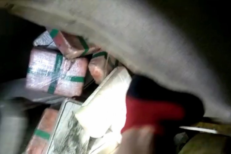 TIR'da 77 kilo eroin ele ge&ccedil;irildi