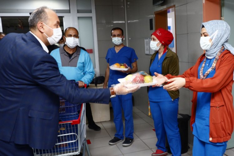 Bursa'da sağlıkçılara vitamin takviyesi dağıtımı başladı