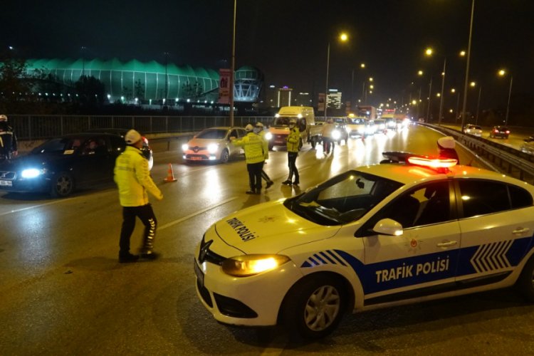 Bursa polisi kentin dört bir yanında geniş güvenlik önlemleri aldı