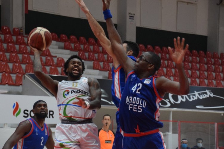 Anadolu Efes, Aliağa Petkim'i mağlup etti