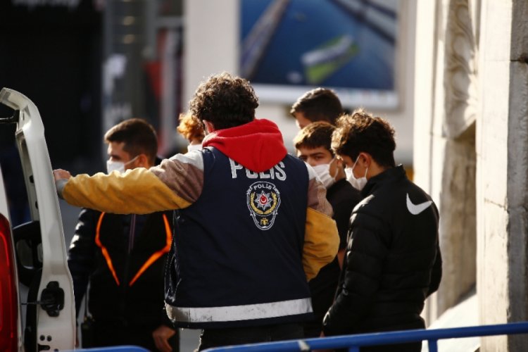 Yurttan ka&ccedil;anlar Taksim Meydan'da yakalandı