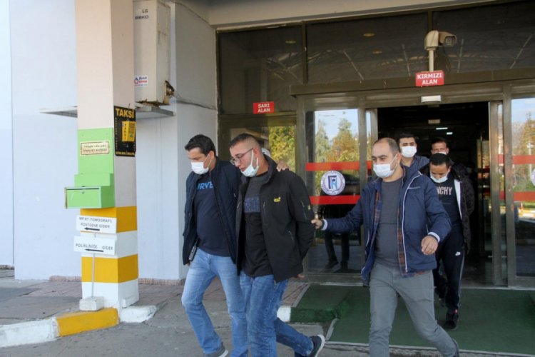 Polisin burnunu kırdılar! Serbest bırakıldılar...