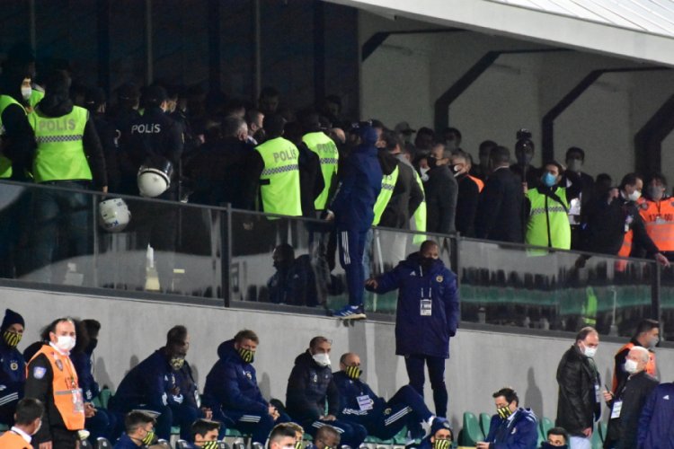 Denizlispor - Fenerbah&ccedil;e ma&ccedil;ında gerginlik