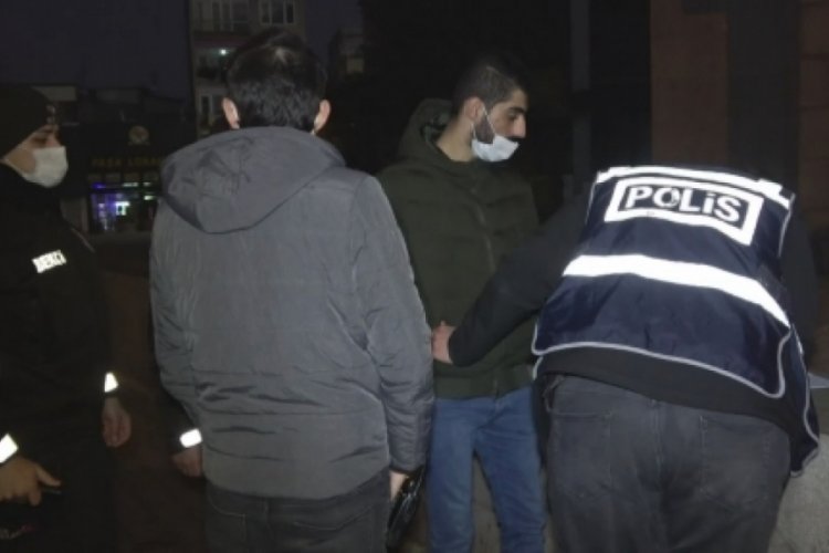 Bursa'da aranma kaydı bulunan gen&ccedil;, polise adres sorunca g&ouml;zaltına alındı