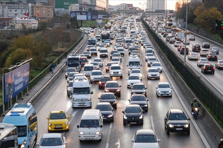 Sokağa &ccedil;ıkma kısıtlamasının ardından İstanbul'da yoğunluk
