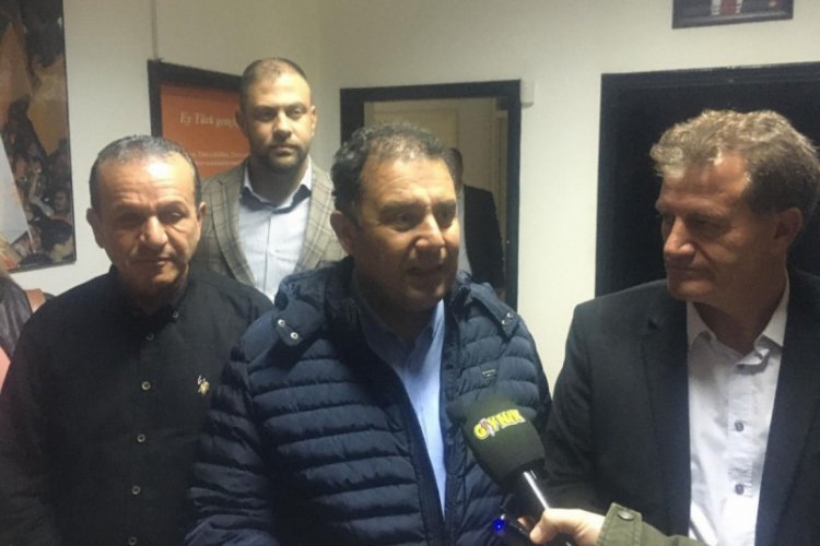 KKTC'de 50 g&uuml;n s&uuml;ren h&uuml;k&uuml;met krizi &ccedil;&ouml;z&uuml;ld&uuml;