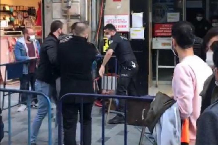 Sosyal mesafe tartışması tekme tokatla son buldu