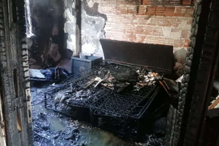 Kocaeli'de 4 katlı binada yangın: Mahsur kalan 11 kişi kurtarıldı