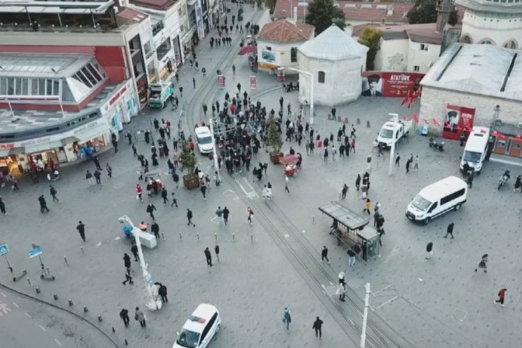 İstiklal Caddesi'nde yoğunluk: Girişler bir s&uuml;re kapatıldı