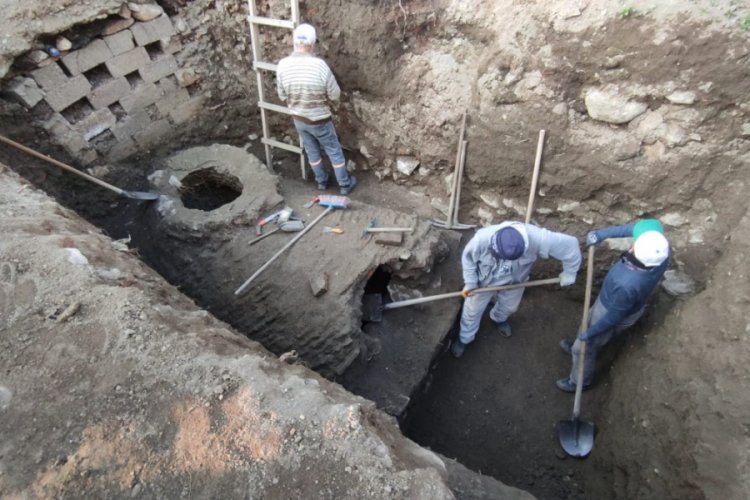 Bursa  İznik'te inşaat temel kazısında tarihi esere rastlandı
