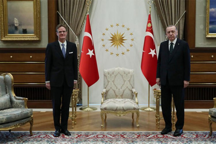 AB T&uuml;rkiye Delegasyonu Başkanı ve Sudan B&uuml;y&uuml;kel&ccedil;isi, Erdoğan'a g&uuml;ven mektuplarını sundu