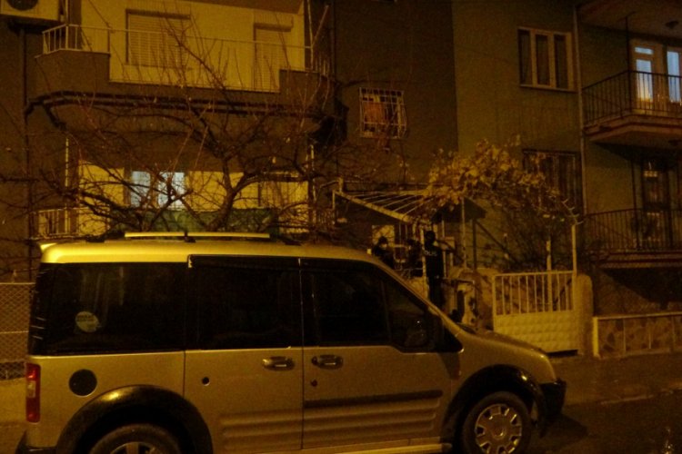 Alkoll&uuml; şahıs yanlışlıkla kendisini vurdu