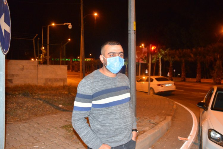 Kısıtlama saatlerinde polisten ka&ccedil;mak isteyen s&uuml;r&uuml;c&uuml; alkoll&uuml; &ccedil;ıktı