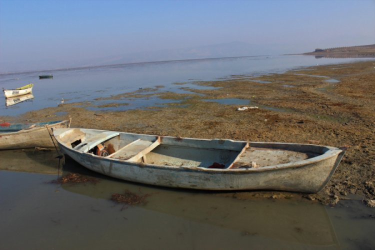 Marmara G&ouml;l&uuml;'nde derinlik 40 santimetreye d&uuml;şt&uuml;
