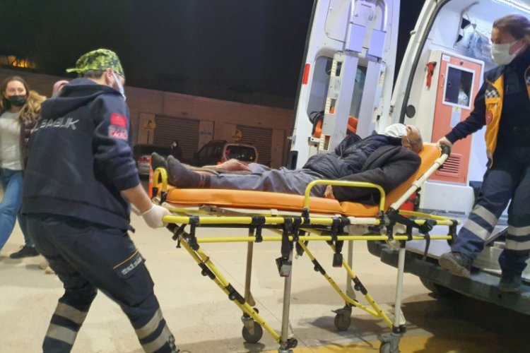 Bursa'da eşeğin teptiği &ccedil;ift&ccedil;i yaralandı