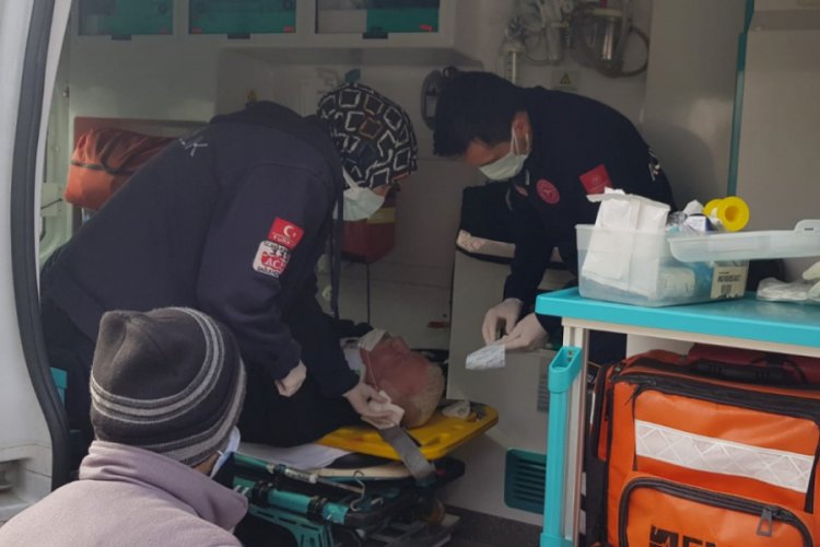 Bursa'da kupanın &uuml;st&uuml;nden d&uuml;şen s&uuml;r&uuml;c&uuml; yaralandı