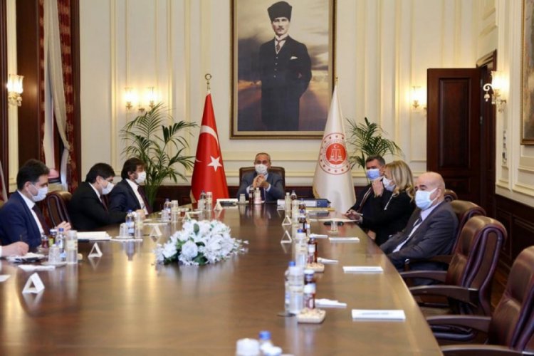 Bakan G&uuml;l, TBB Başkanı Feyzioğlu ile g&ouml;r&uuml;şt&uuml;