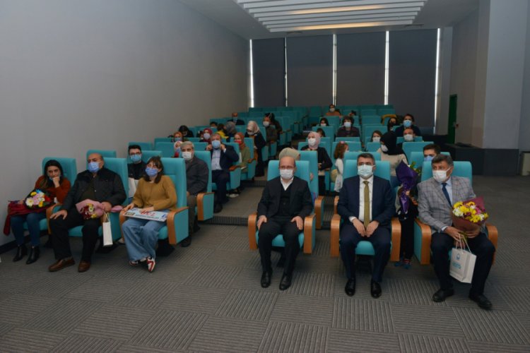 Bursa'da &ouml;ğrencilerin '&ouml;ğretmen sevgisi' &ouml;d&uuml;llendirildi