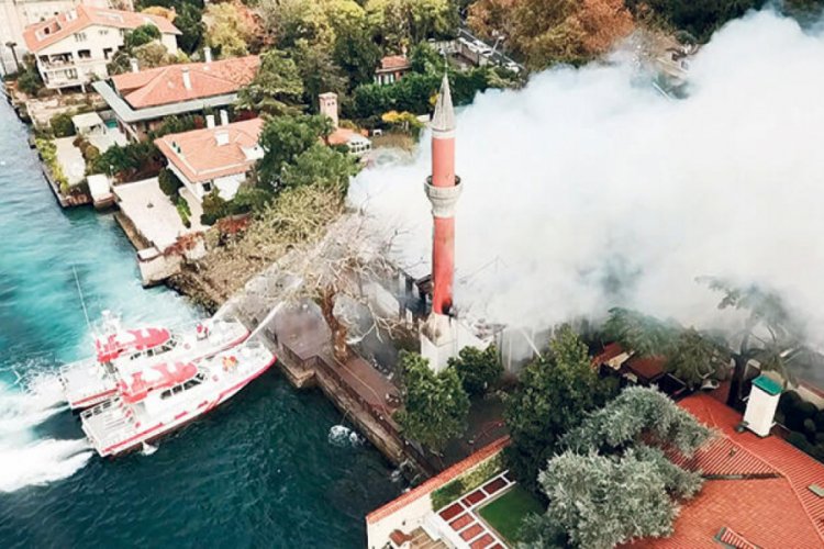 Vanik&ouml;y Camii'ndeki yangınla ilgili bilirkişi raporu: Vakıf y&ouml;netimi kusurlu