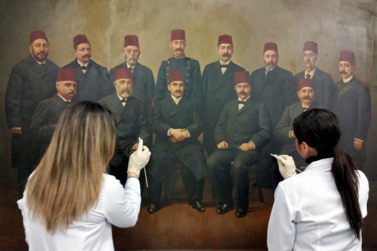 Asırlık tablodaki detay restorasyon sırasında fark edildi