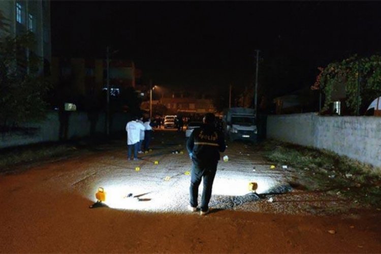 İki aile birbirine girdi! 13 g&ouml;zaltı 75 kişiye ceza