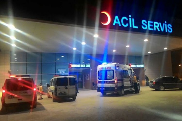 Bursa'da &uuml;zerine kaynar su d&ouml;k&uuml;len bebek yaralandı