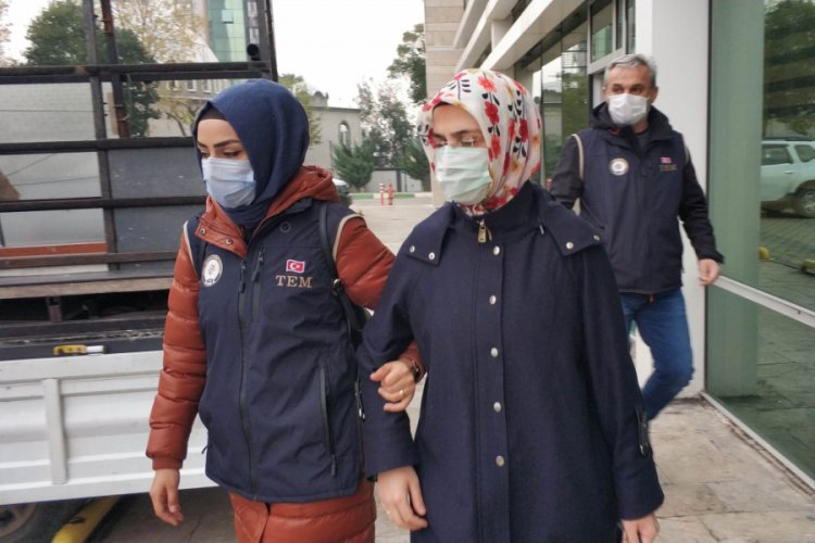 FET&Ouml;'n&uuml;n mahrem evinde yakalanan kadın &ouml;ğretmen tutuklandı