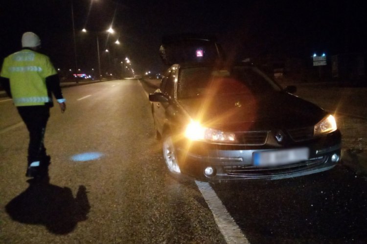 Kısıtlamada kaza yapan alkoll&uuml; s&uuml;r&uuml;c&uuml;n&uuml;n ehliyetine el konuldu