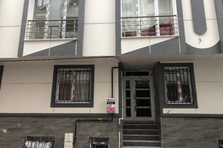 Ağabeyini ağzından vurarak &ouml;ld&uuml;rd&uuml;