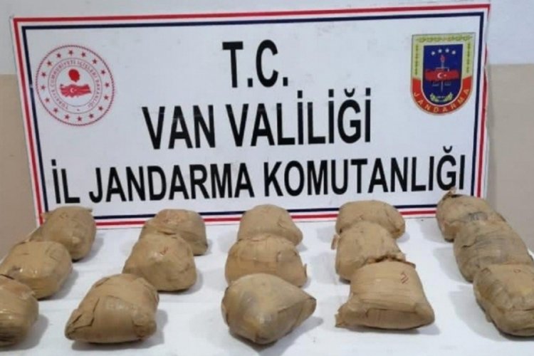 G&uuml;rpınar'da 15 kilo toz esrar ele ge&ccedil;irildi