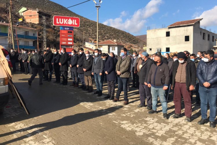Koronavir&uuml;sten &ouml;len belediye başkanı toprağa verildi