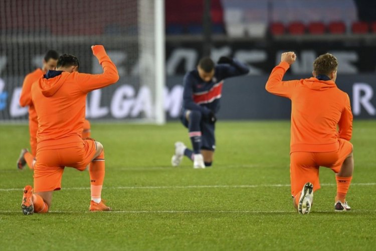 Başakşehir ve PSG ırk&ccedil;ılığı protesto etti