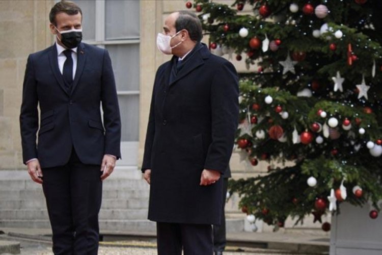 Fransa Sisi'ye "onur nişanı" verdi