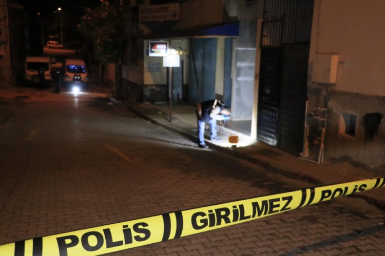 Adana'da silahlı ve bı&ccedil;aklı kavga